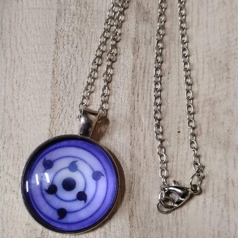 Silver Tone and Purple Pendant Necklace